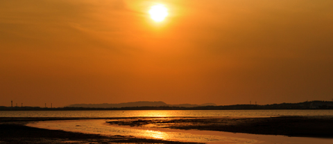 和白干潟から眺める夕日